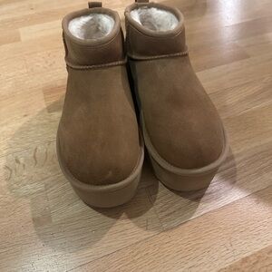 UGG ultra mini platform